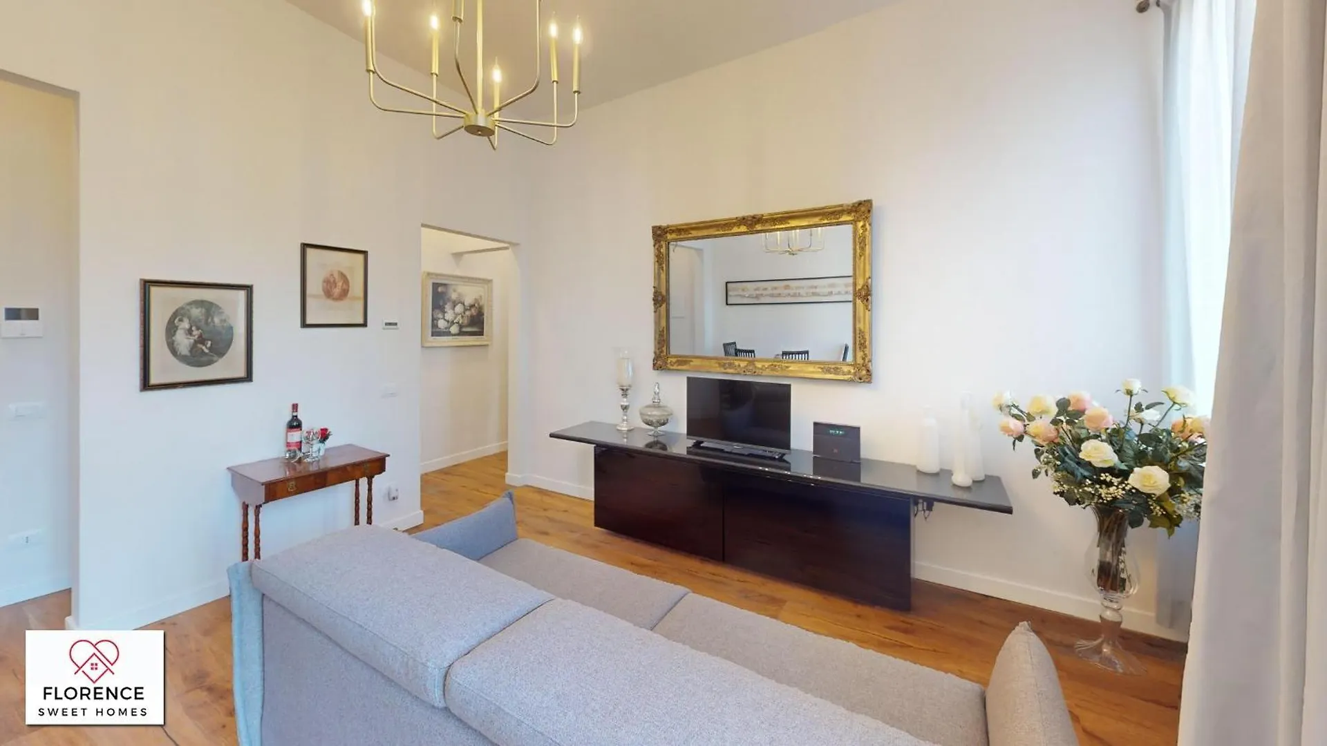 Central Rail Apartment By Florence Sweet Homes