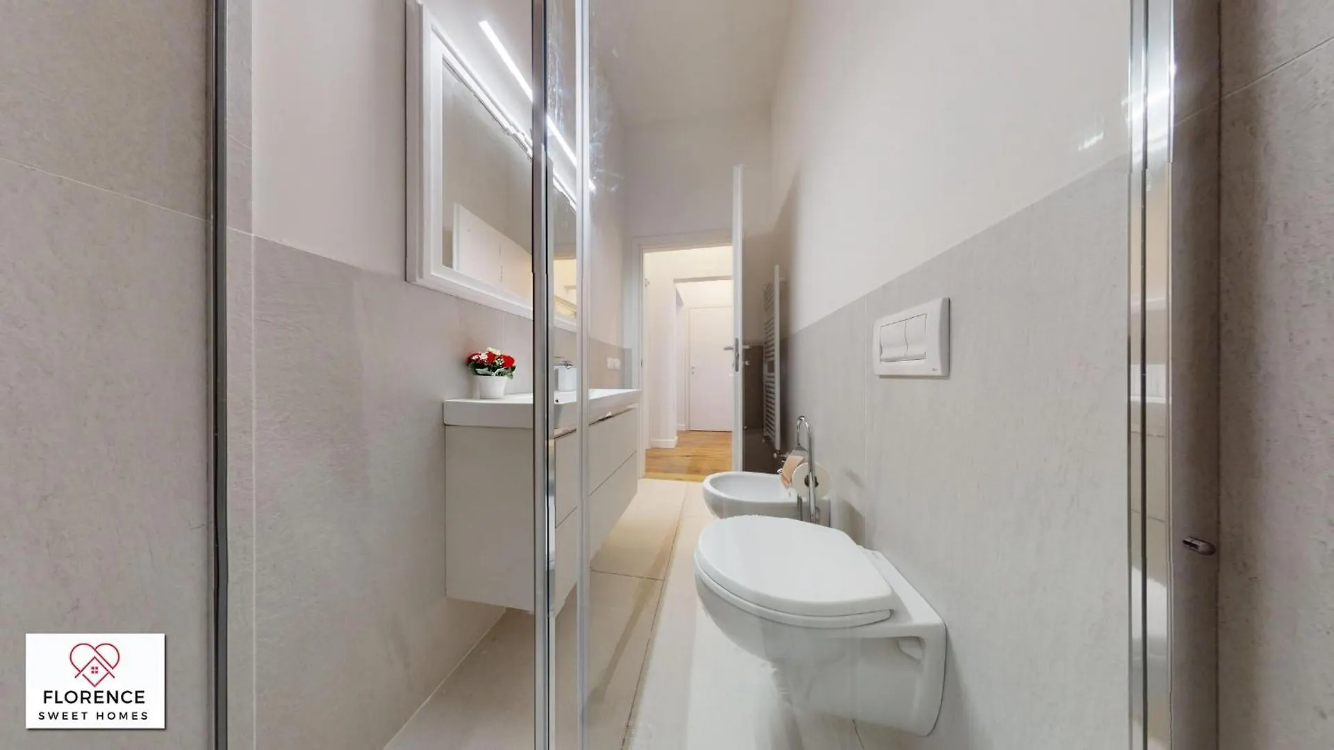 Central Rail Apartment By Florence Sweet Homes 0*,